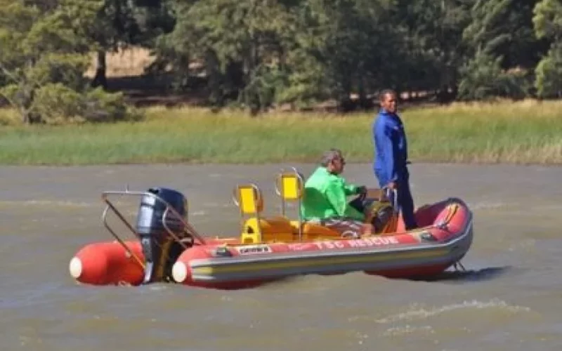 safety_boat_thewater_sports_club-cbb6a58e